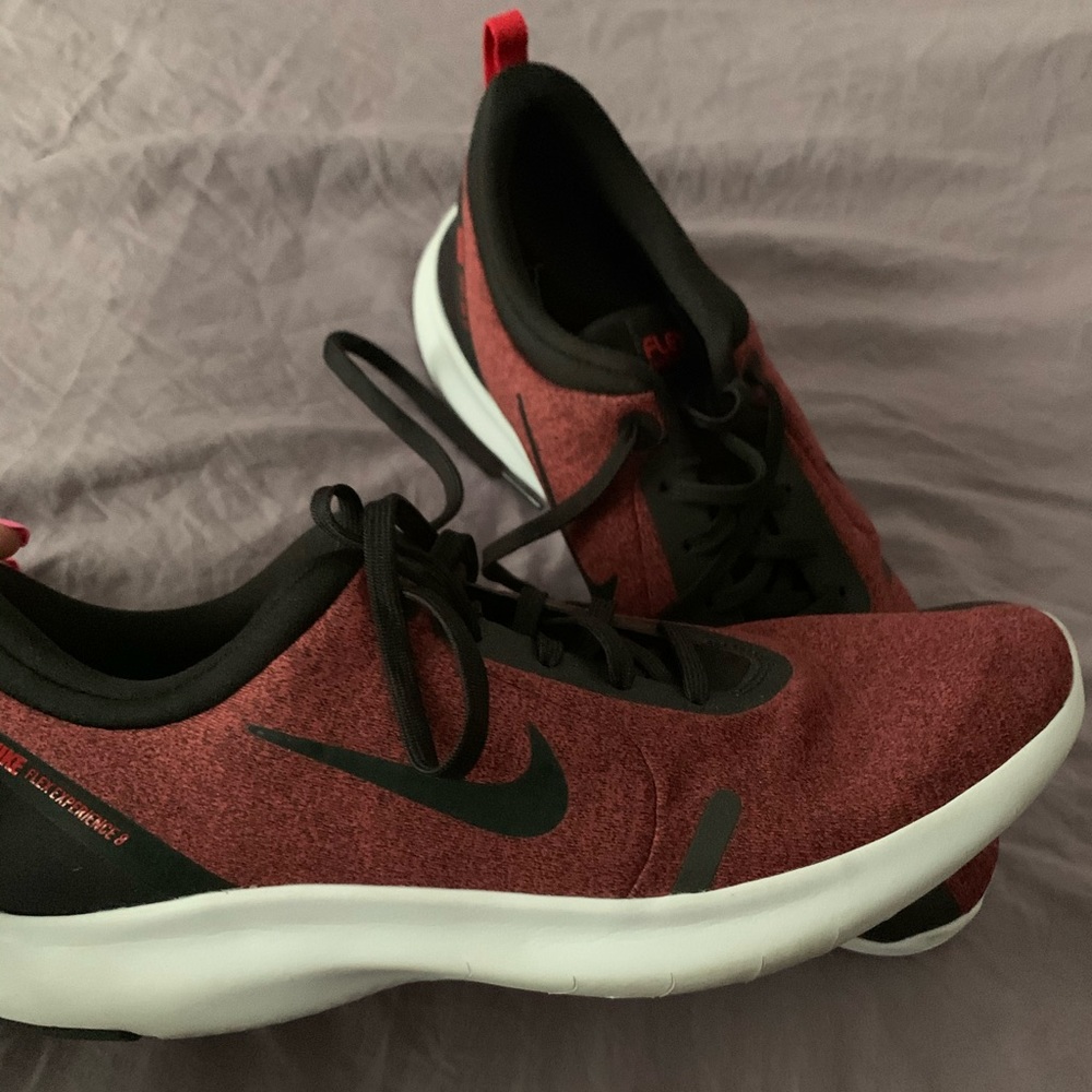 Series 8 Nike Tennis Shoes (11)